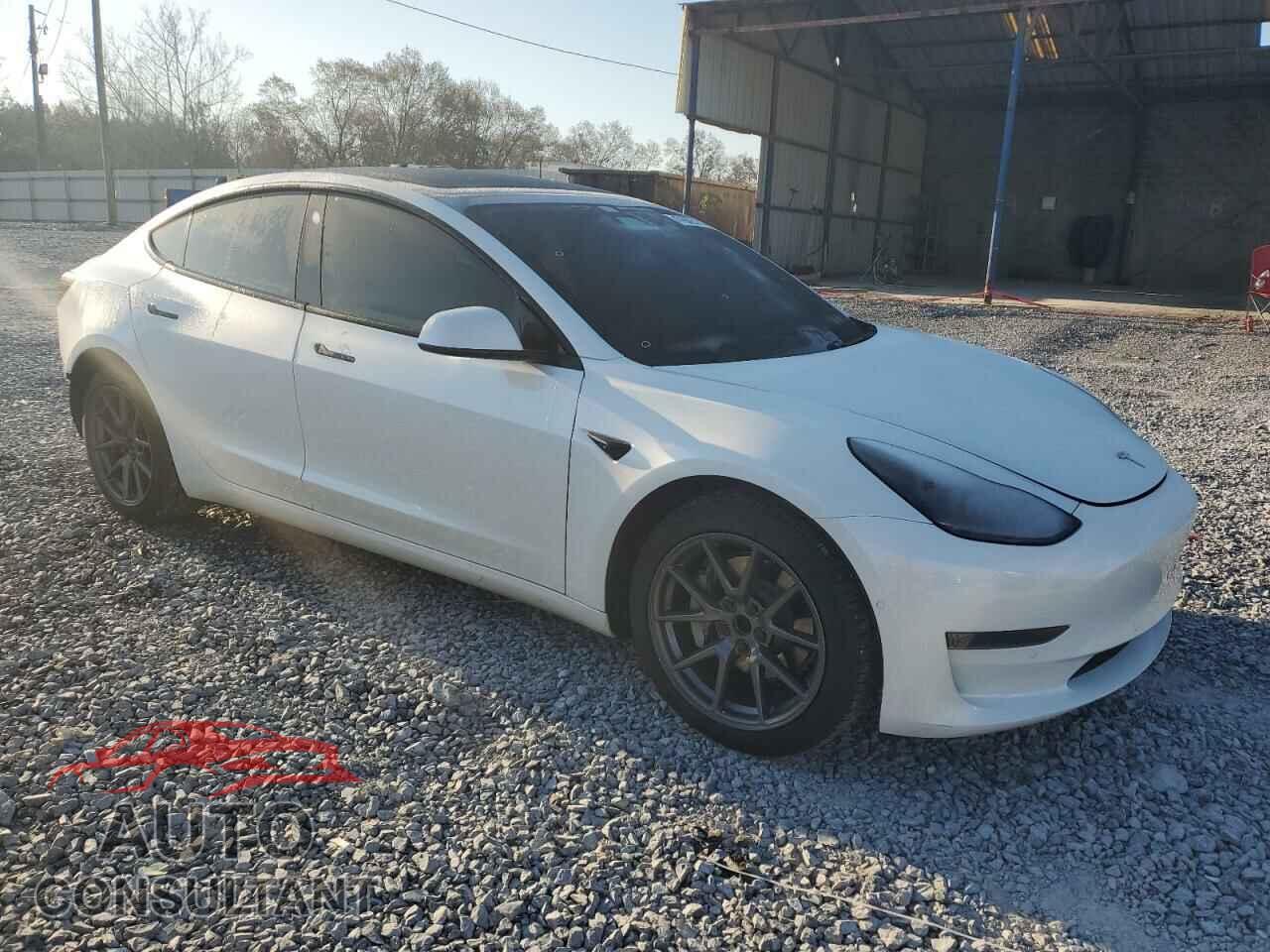 TESLA MODEL 3 2021 - 5YJ3E1EA6MF048552