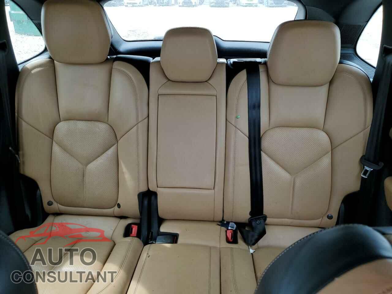 PORSCHE CAYENNE 2016 - WP1AA2A2XGKA08116