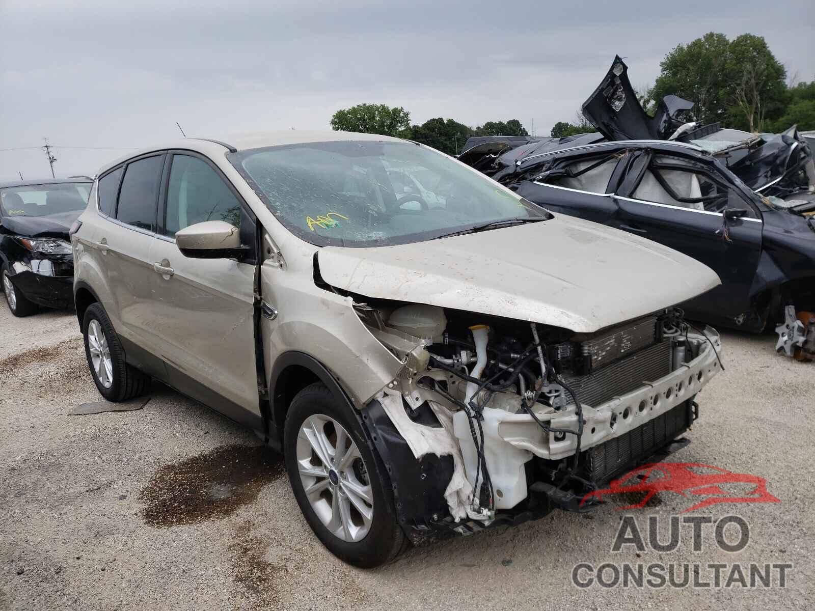 FORD ESCAPE 2017 - 1FMCU0GD7HUE52294