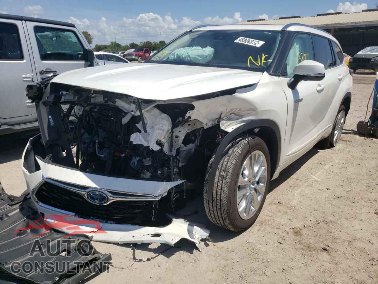 TOYOTA HIGHLANDER 2021 - 5TDYARAHXMS008411