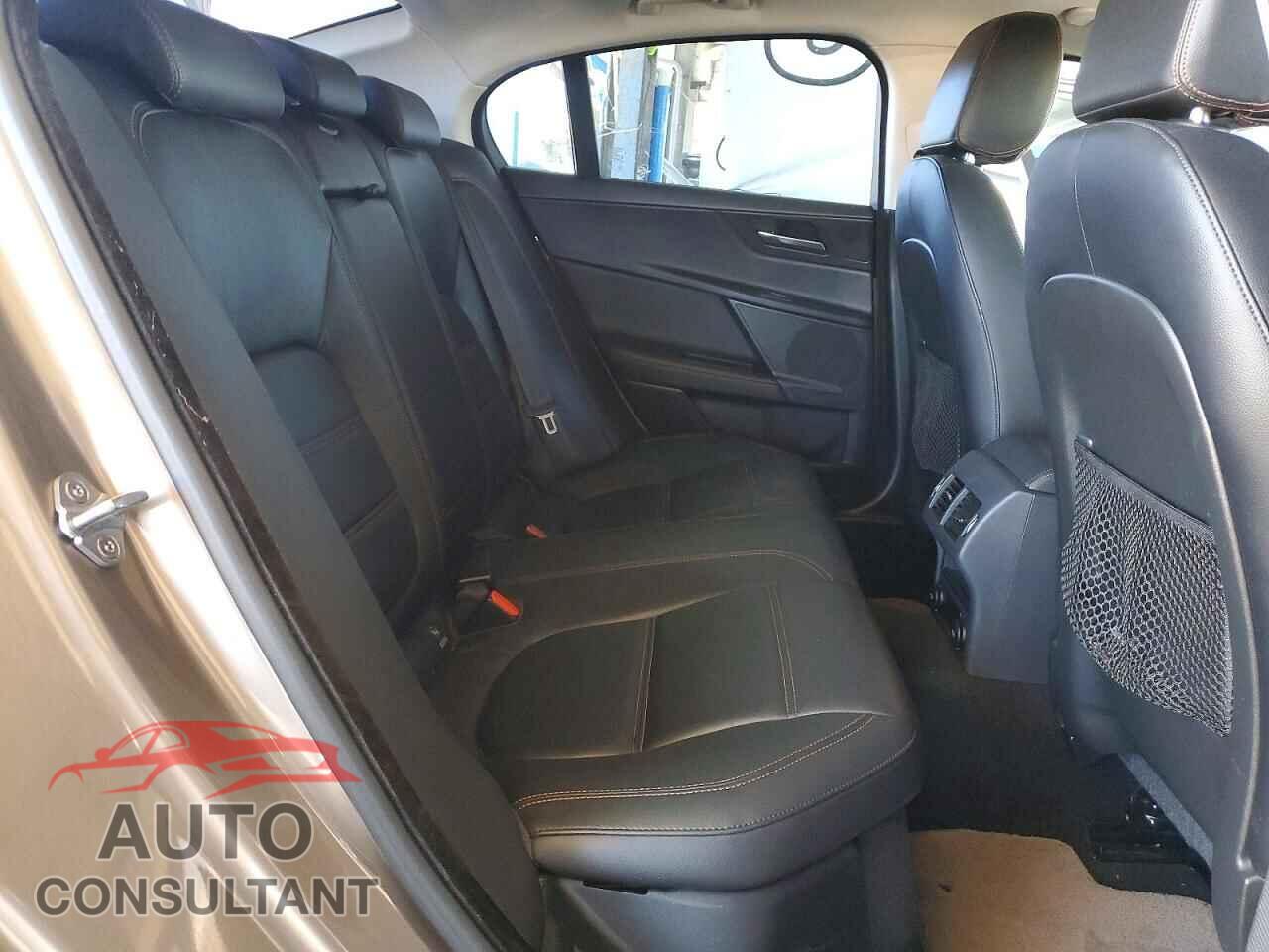 JAGUAR XE 2017 - SAJAE4BG5HA970778
