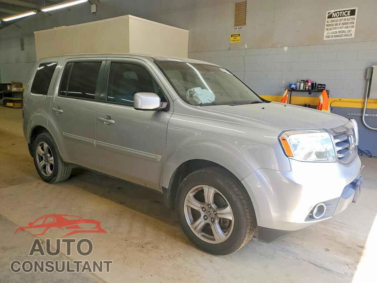 HONDA PILOT 2013 - 5FNYF4H48DB025591