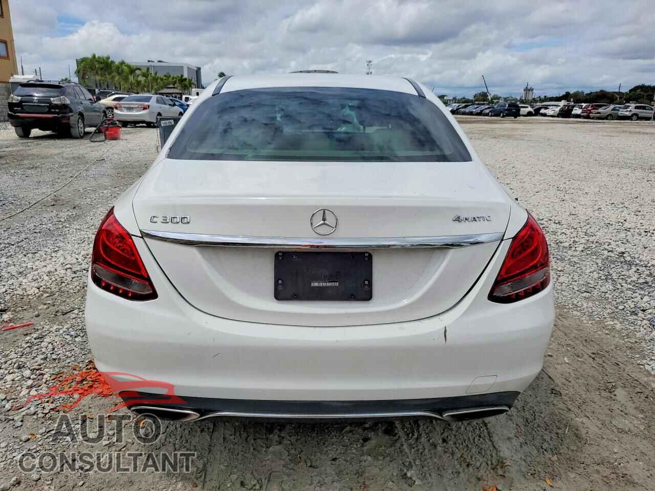 MERCEDES-BENZ C-CLASS 2015 - 55SWF4KB2FU017941