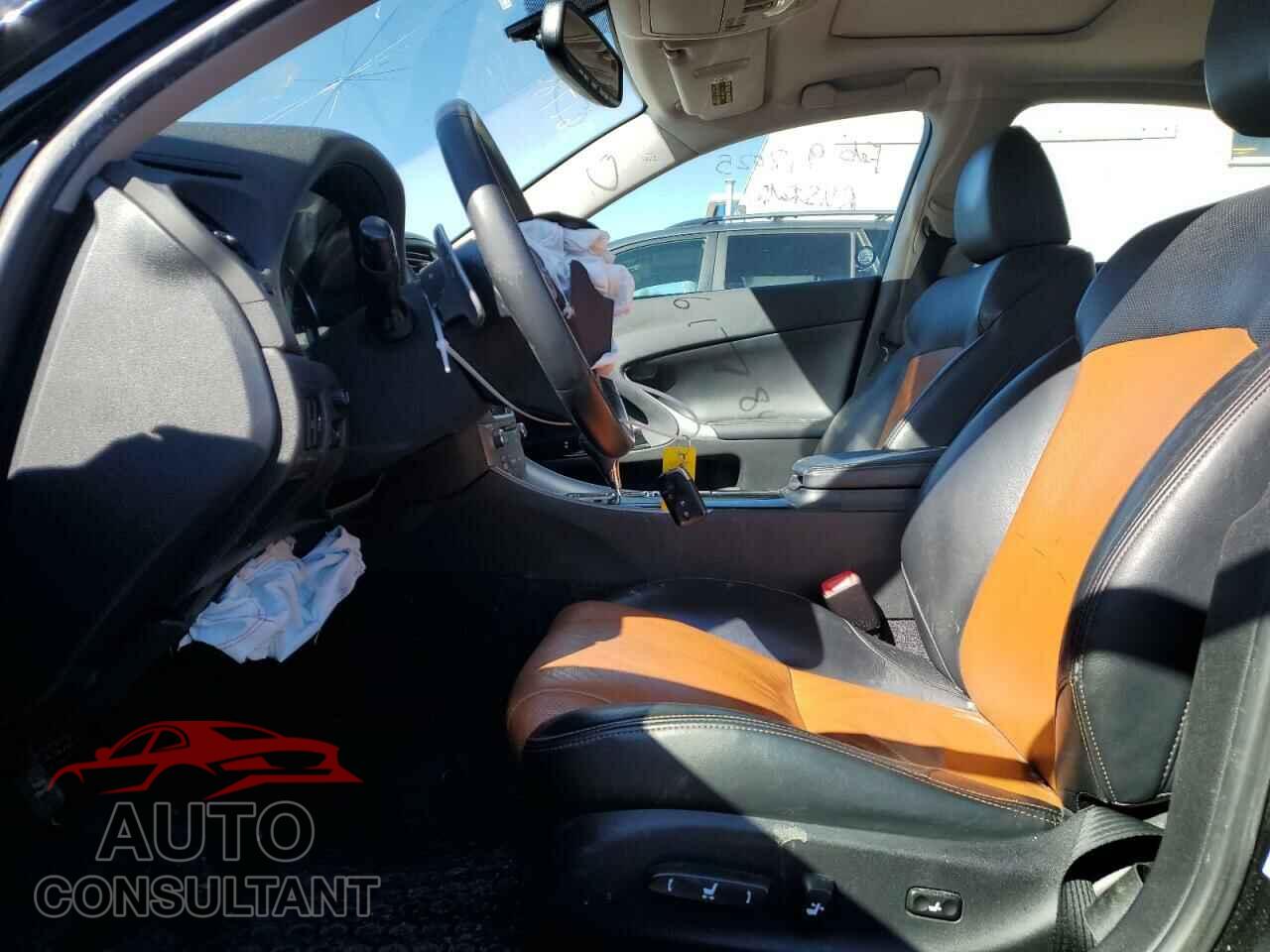 LEXUS IS 2013 - JTHCF5C24D5061784