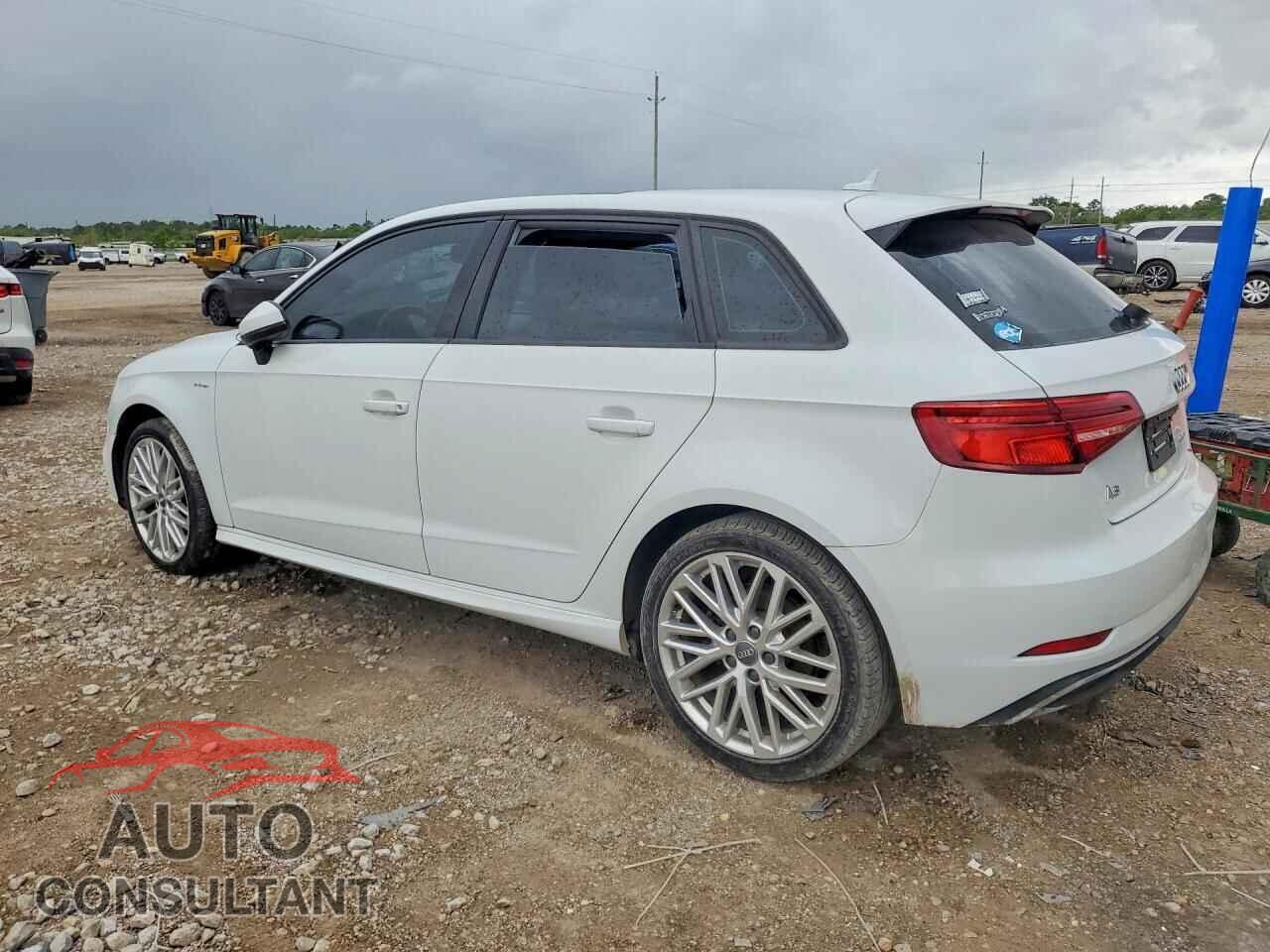 AUDI A3 2018 - WAUUPBFF2JA154853