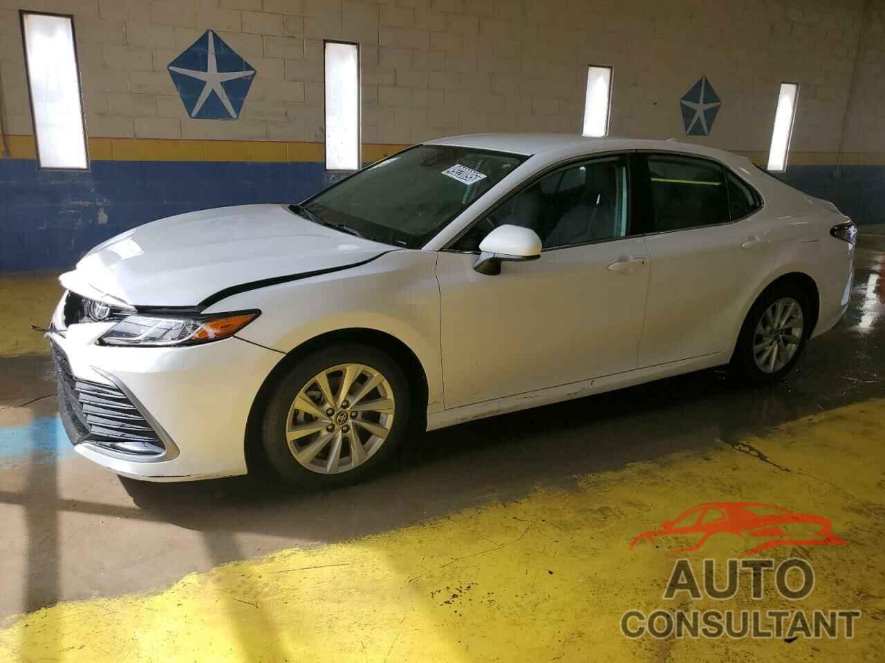 TOYOTA CAMRY 2021 - 4T1C11AK3MU571802