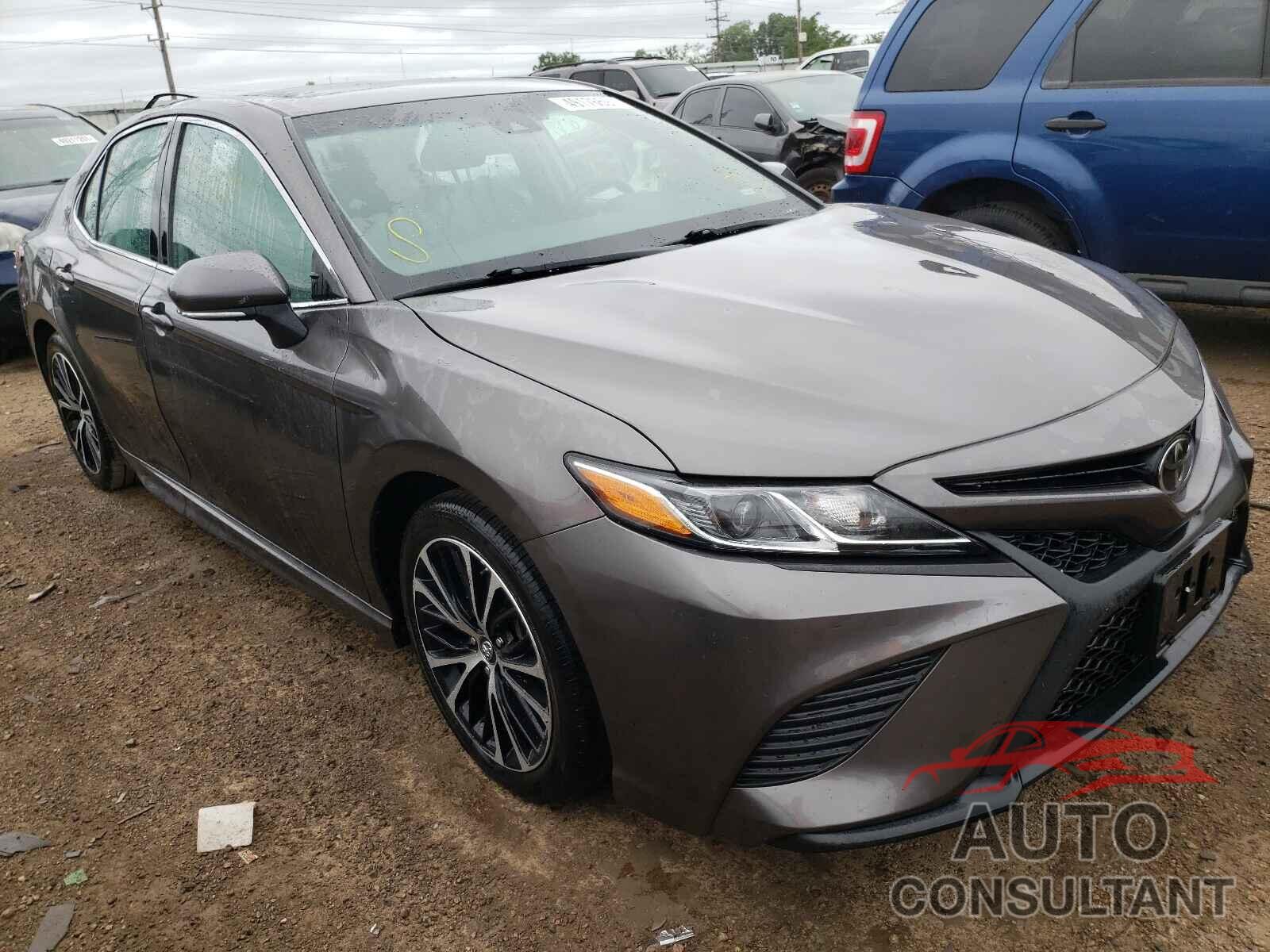 TOYOTA CAMRY 2018 - 4T1B11HK6JU114396