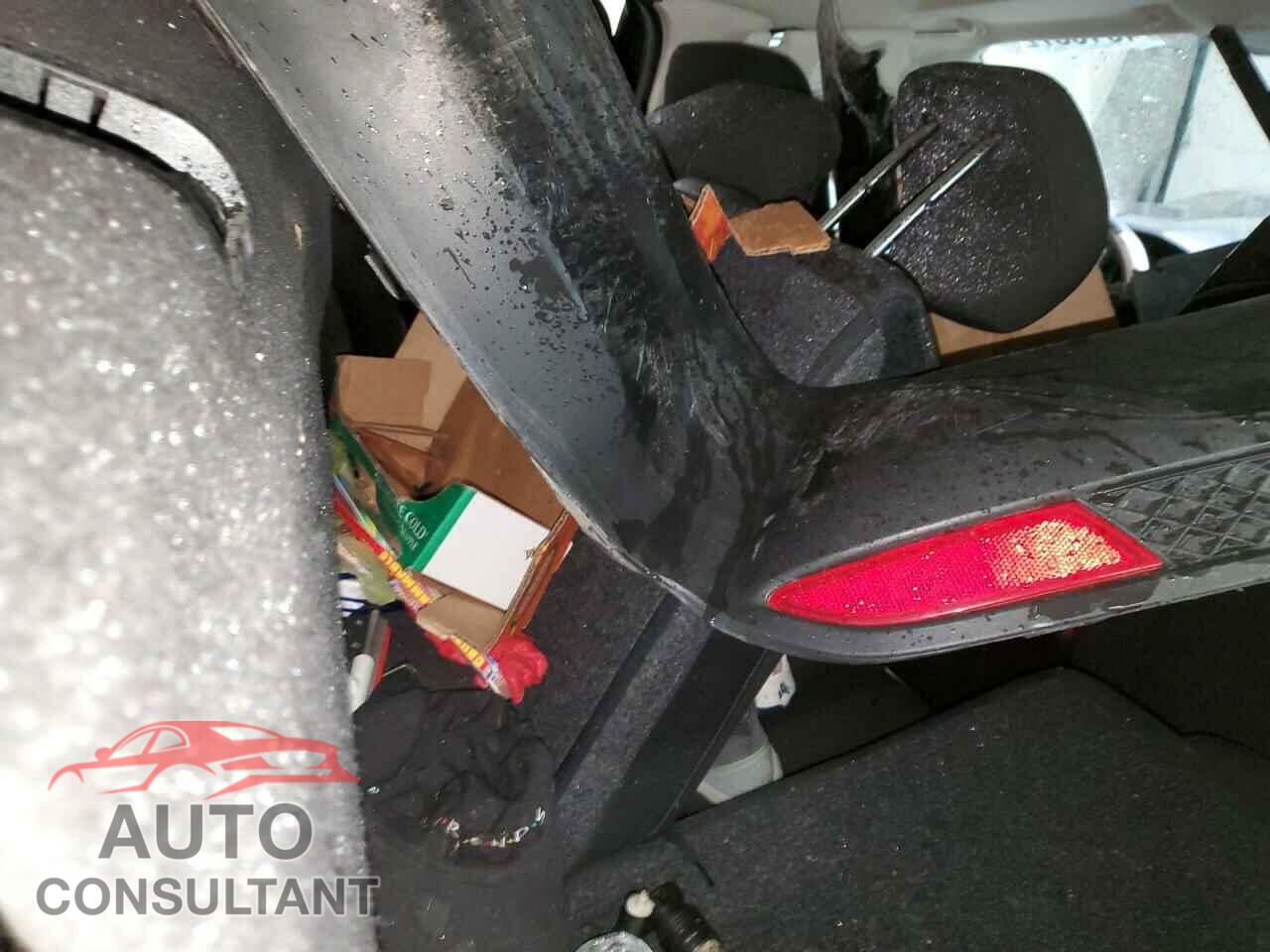 FORD FOCUS 2018 - 1FADP3FE2JL258513