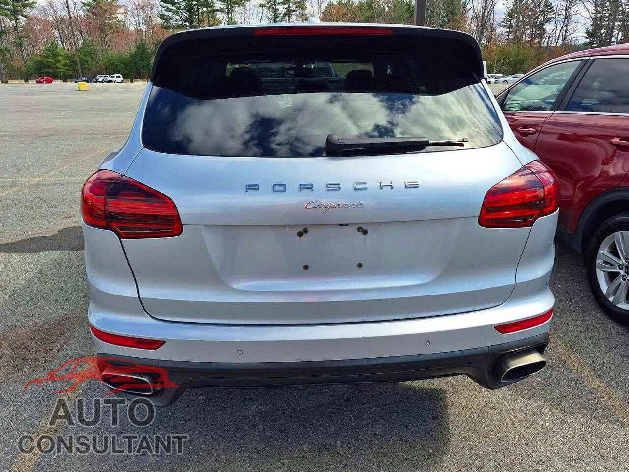 PORSCHE CAYENNE 2016 - WP1AA2A24GLA09966