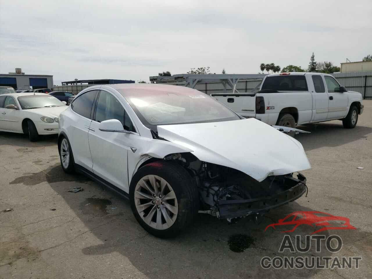 TESLA MODEL X 2018 - 5YJXCAE25JF113189