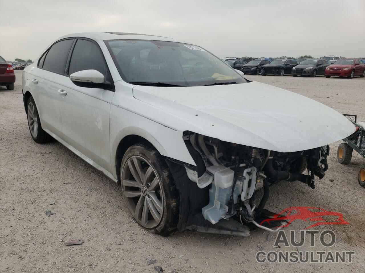VOLKSWAGEN PASSAT 2019 - 1VWLA7A38KC001813