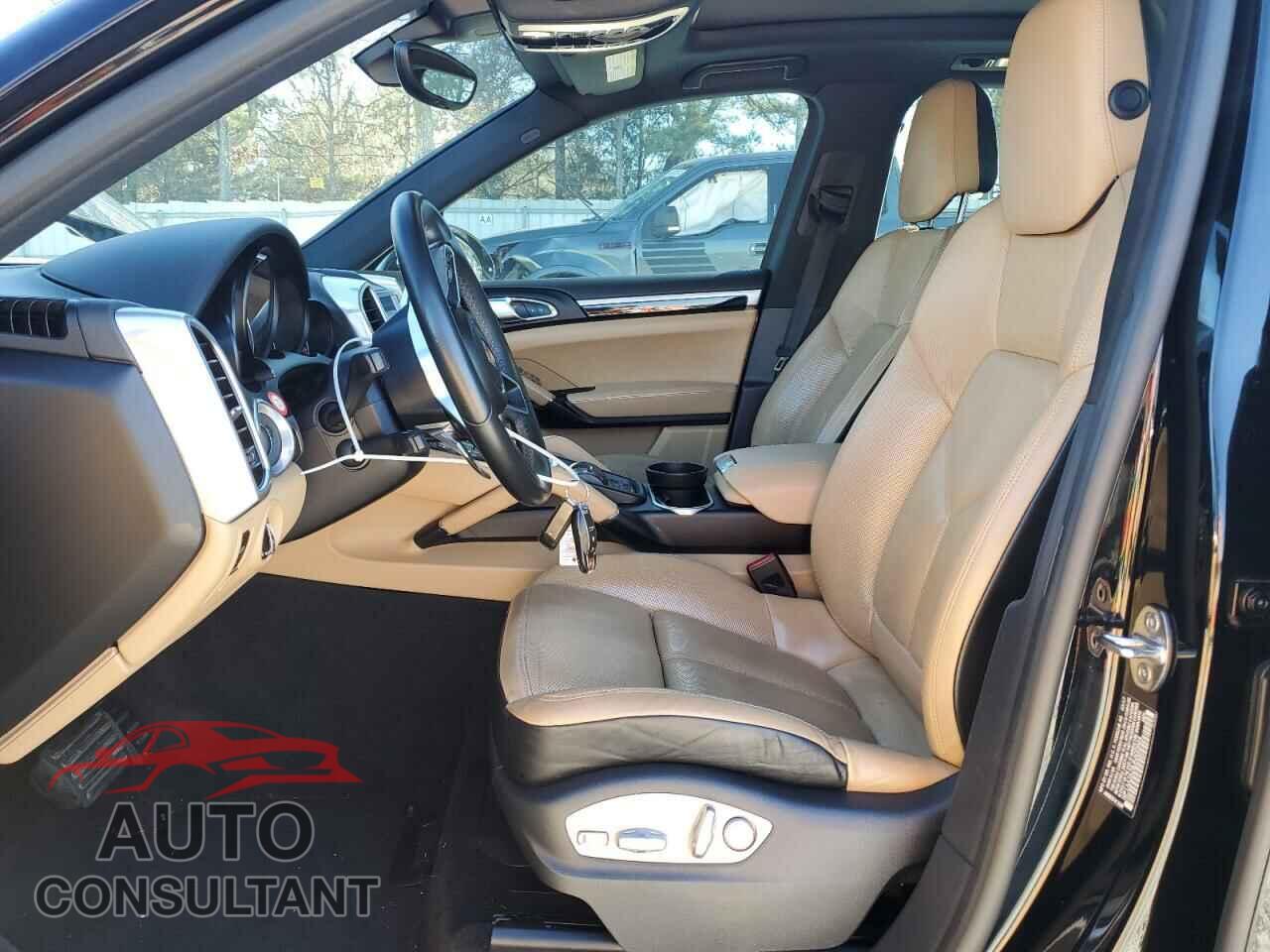 PORSCHE CAYENNE 2018 - WP1AA2A28JKA00944