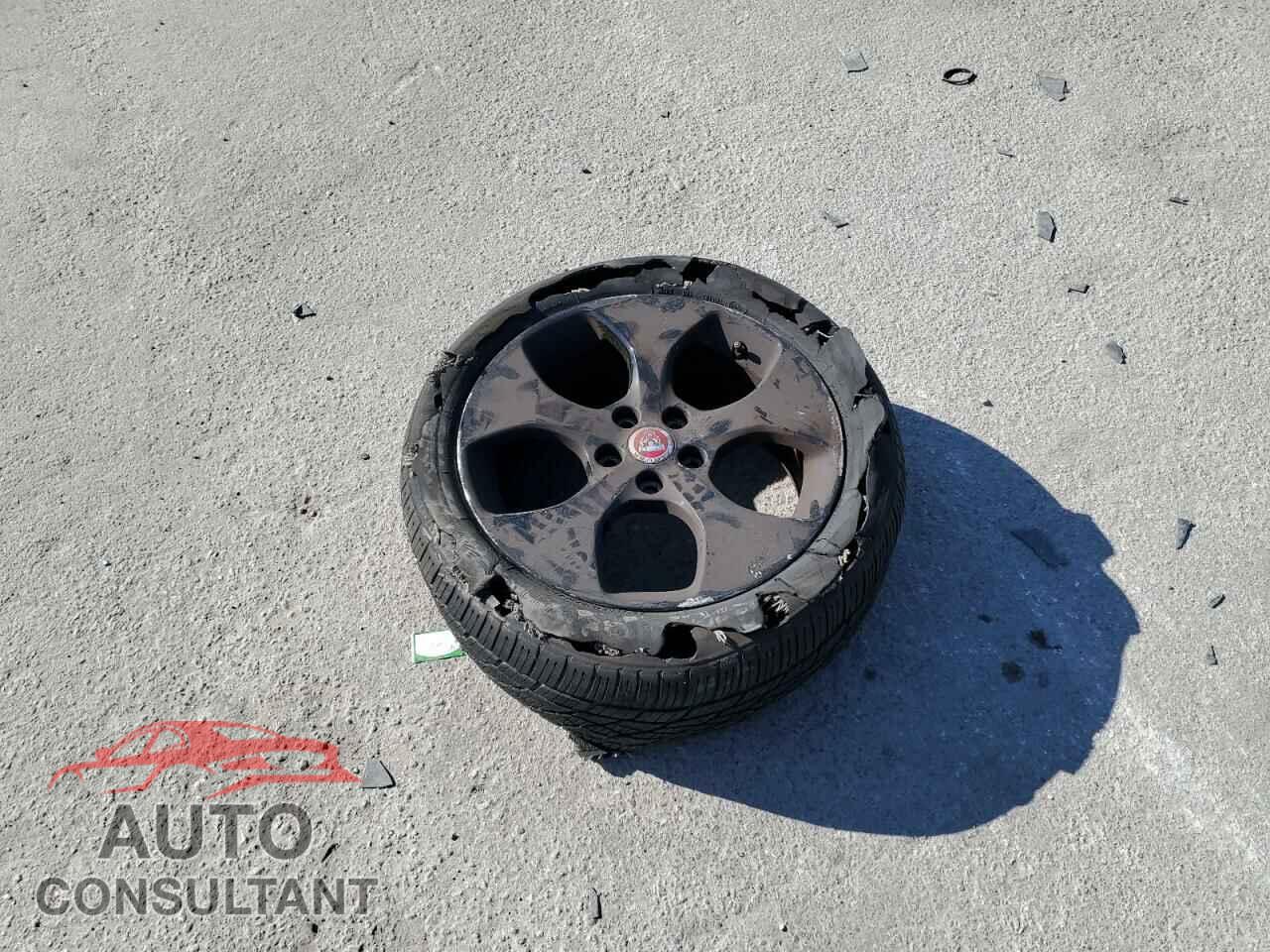 JAGUAR XE 2017 - SAJAR4BG3HA949092