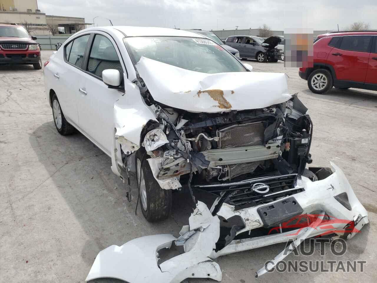 NISSAN VERSA 2018 - 3N1CN7AP8JL884750