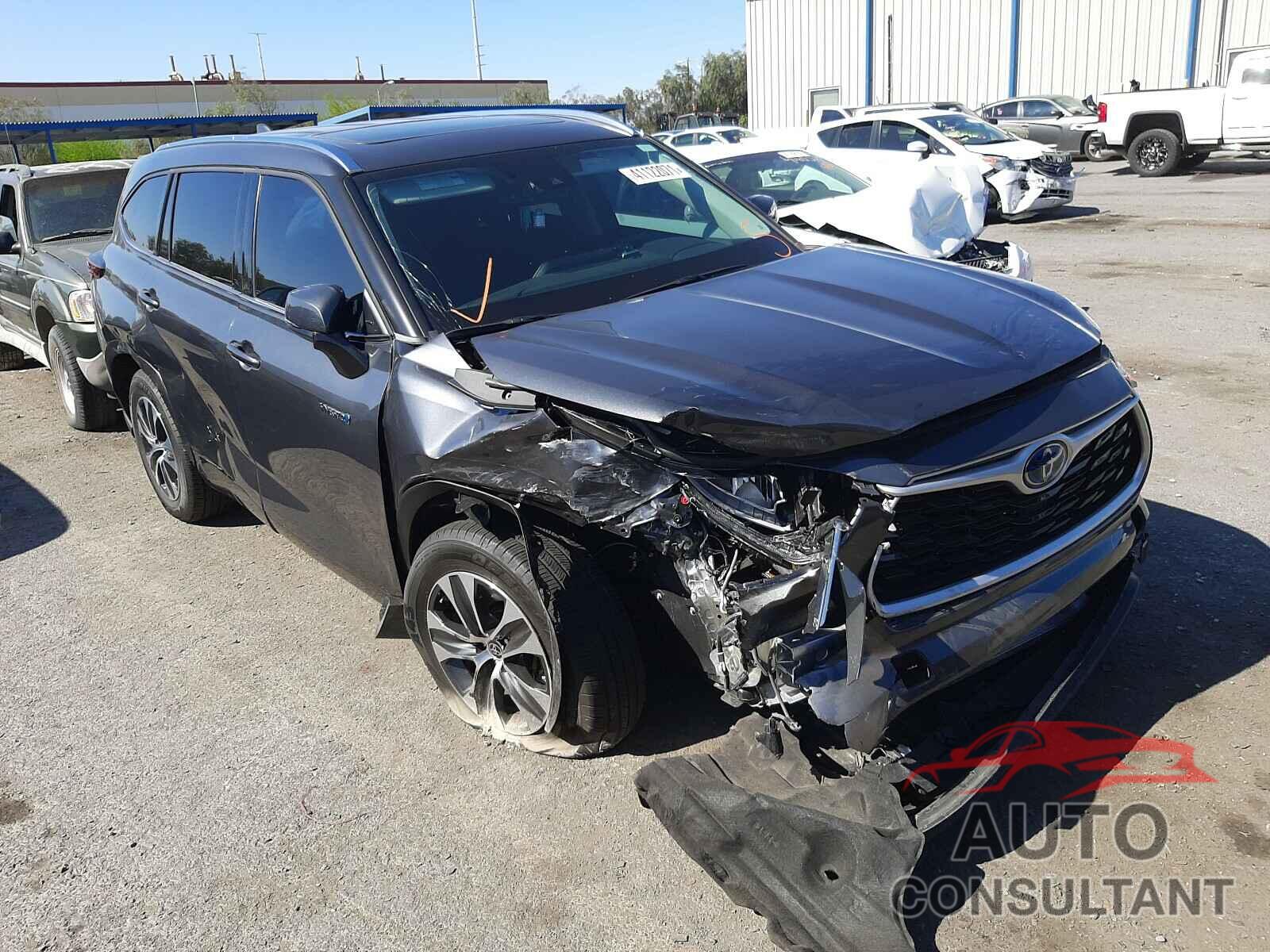 TOYOTA HIGHLANDER 2020 - 5TDHARAHXLS502475
