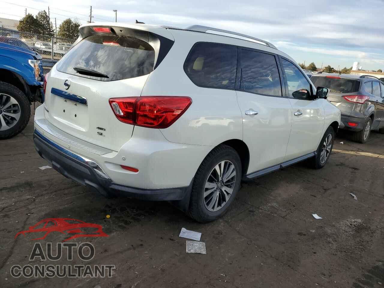 NISSAN PATHFINDER 2017 - 5N1DR2MM8HC643685