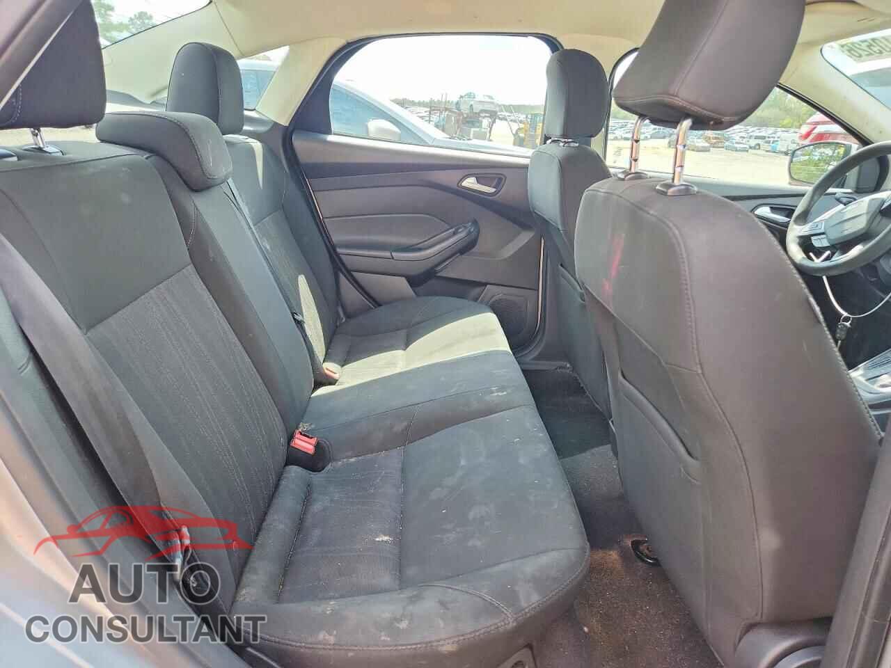 FORD FOCUS 2017 - 1FADP3F24HL256164