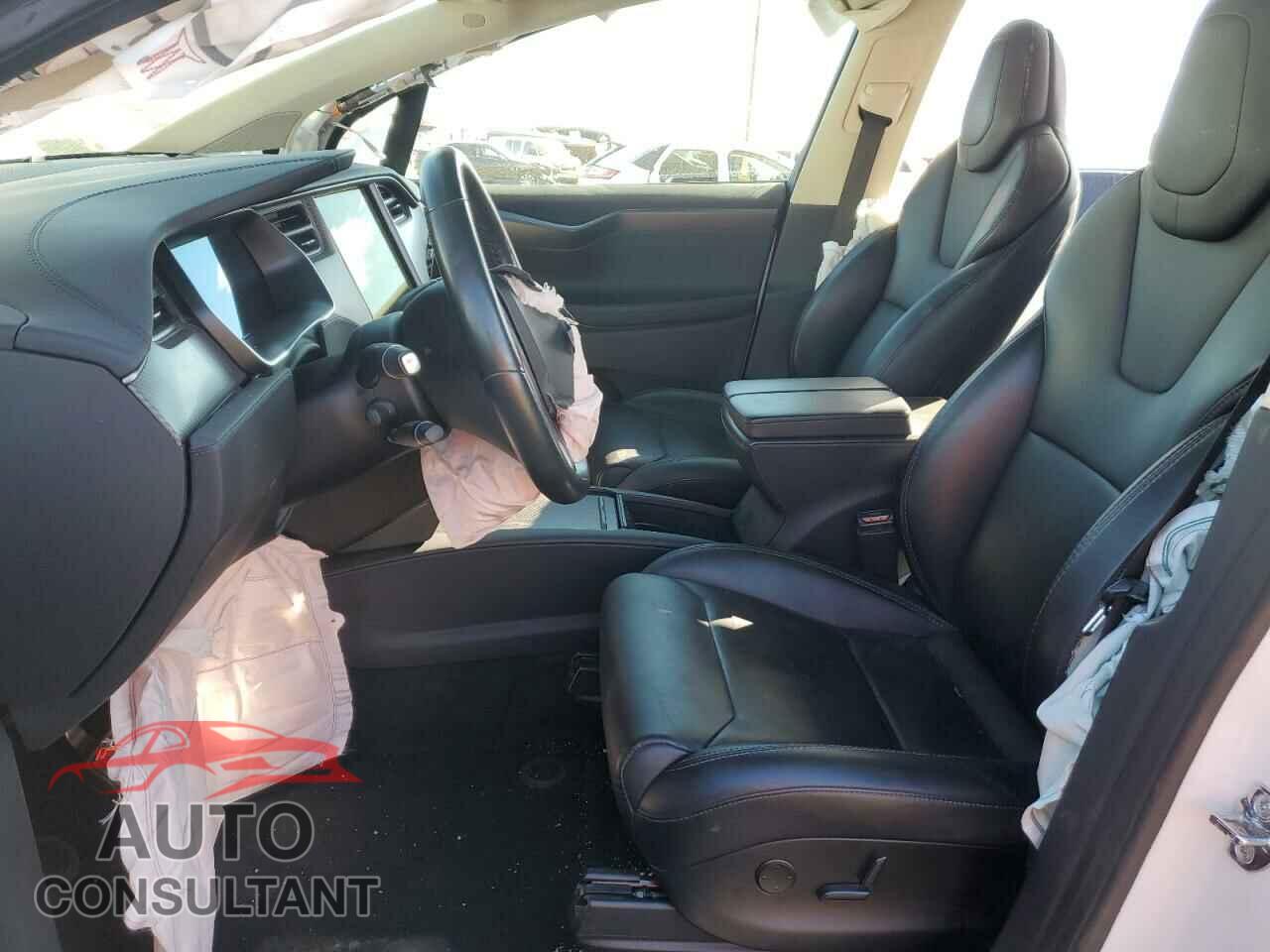 TESLA MODEL X 2018 - 5YJXCAE20JF120843