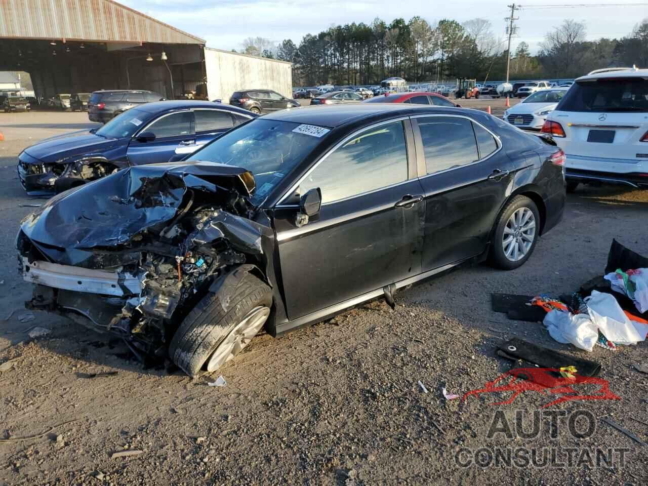 TOYOTA CAMRY 2018 - 4T1B11HK8JU138800