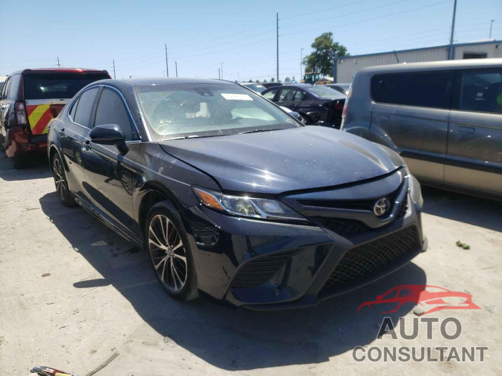 TOYOTA CAMRY 2018 - 4T1B11HK5JU577811
