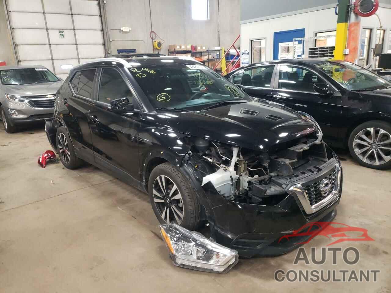 NISSAN KICKS 2018 - 3N1CP5CU8JL523648