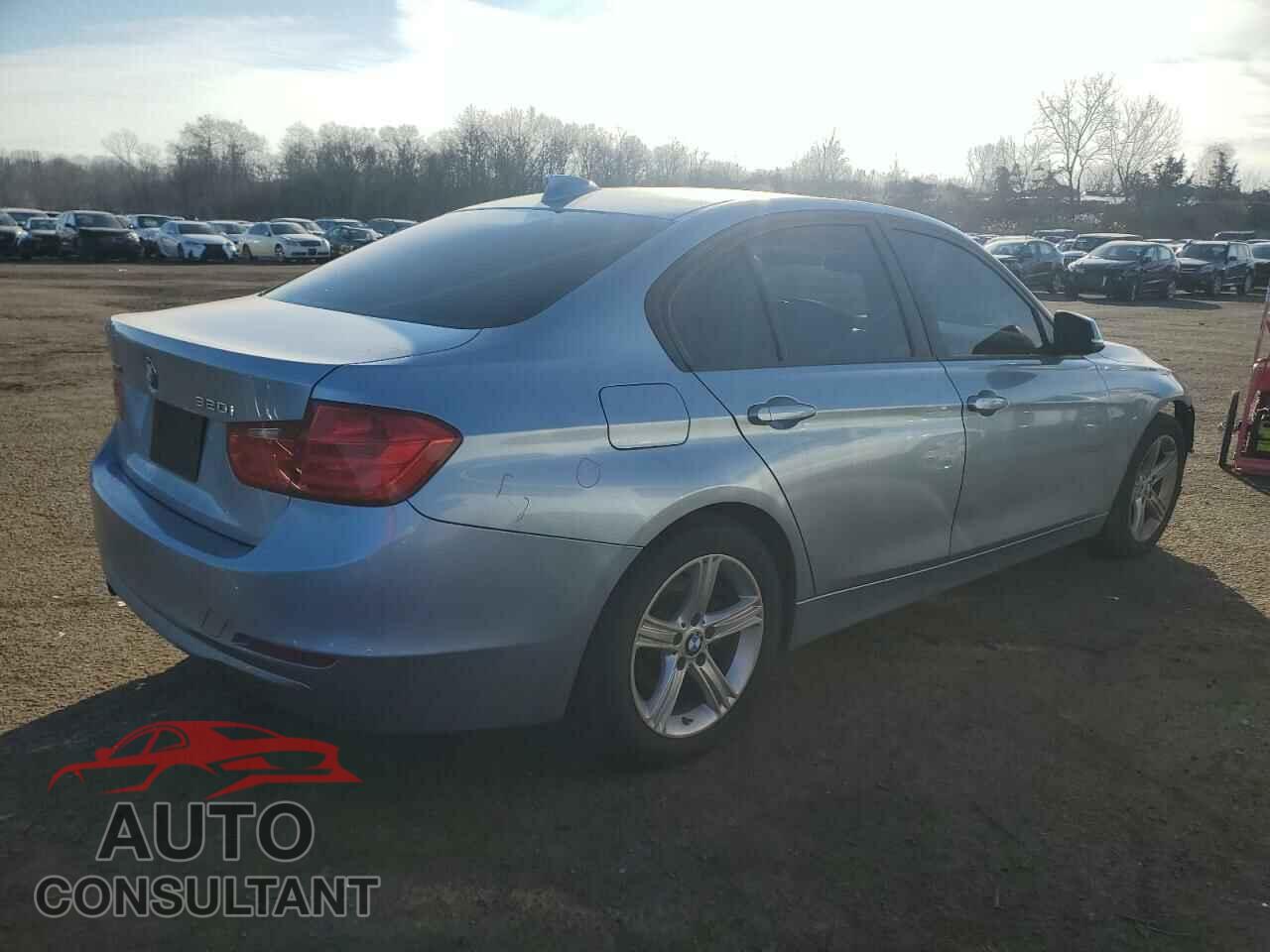 BMW 3 SERIES 2013 - WBA3C3C54DF979325