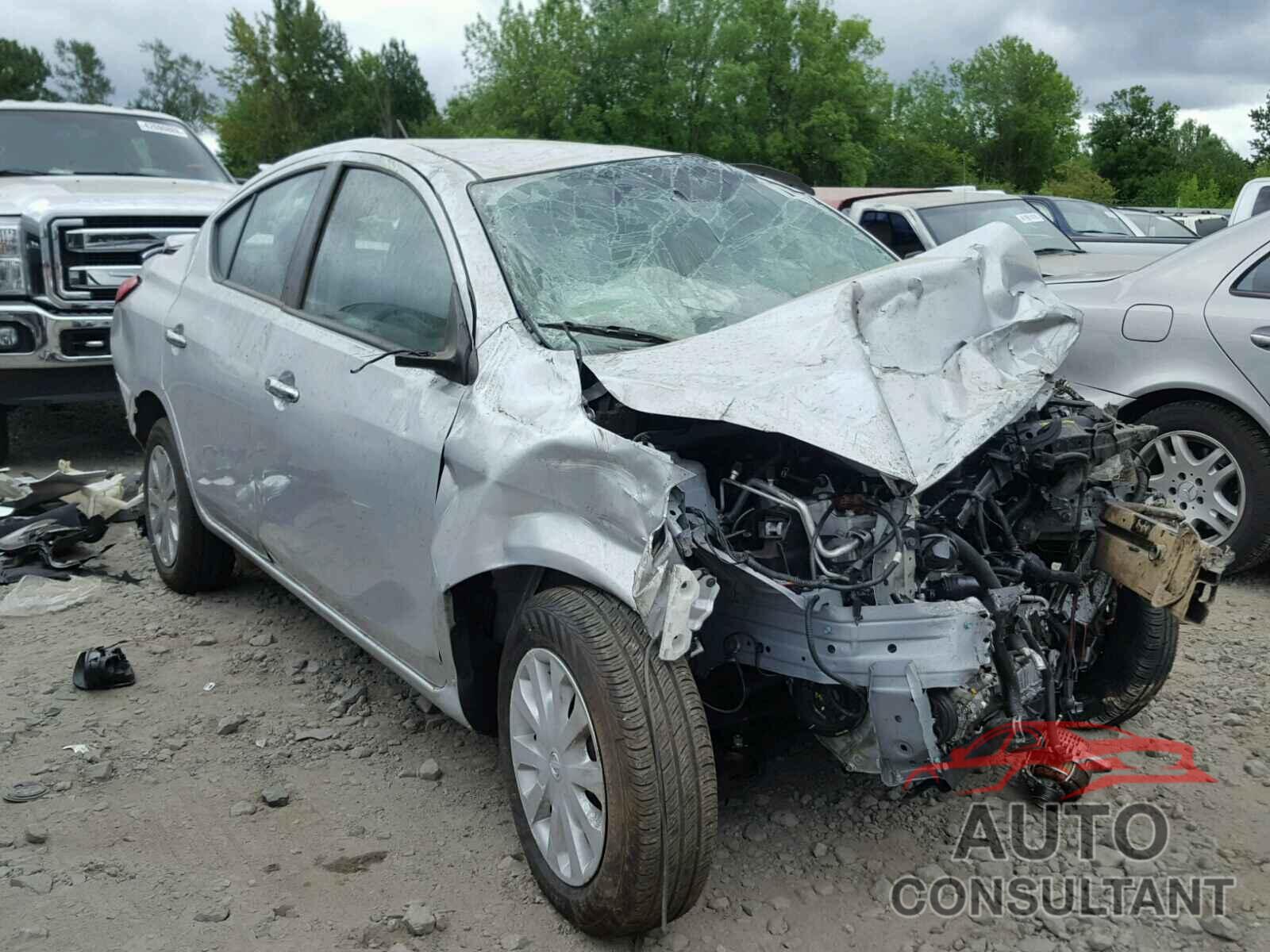NISSAN VERSA 2018 - 3N1CN7AP8JK442508