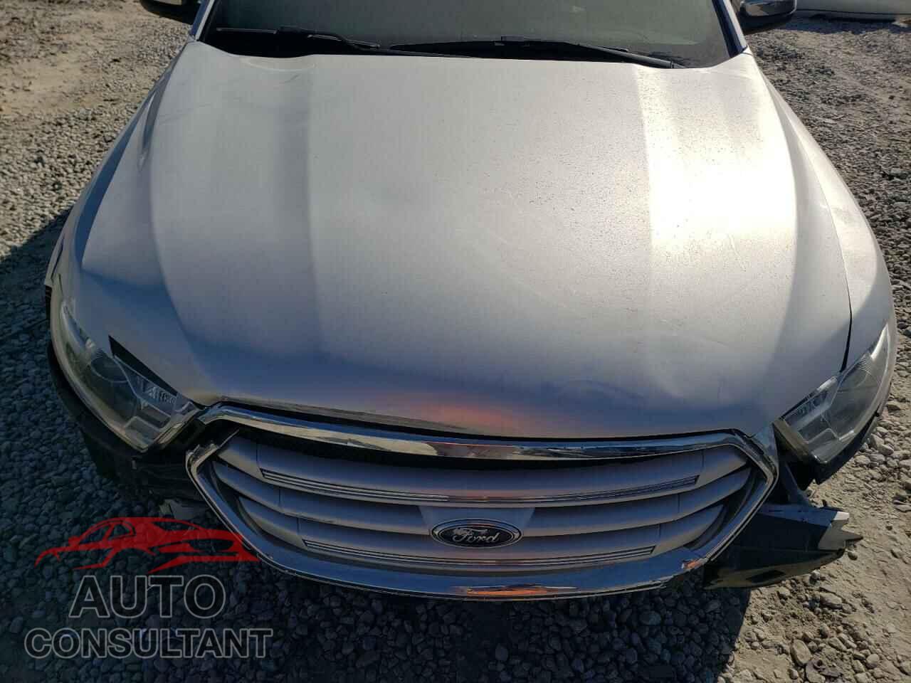 FORD TAURUS 2018 - 1FAHP2F89JG109580