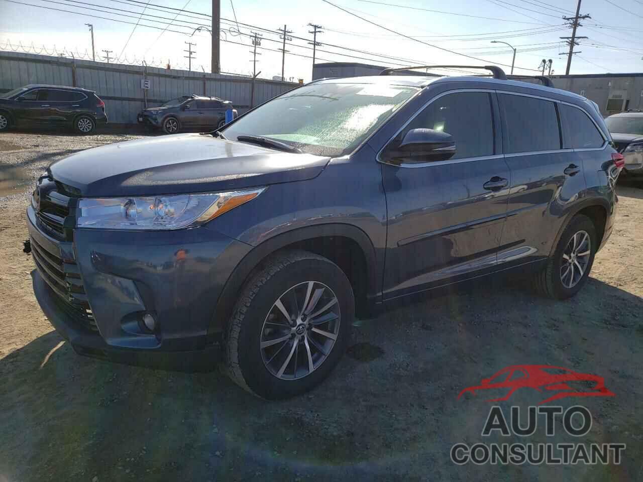 TOYOTA HIGHLANDER 2017 - 5TDKZRFH1HS210194