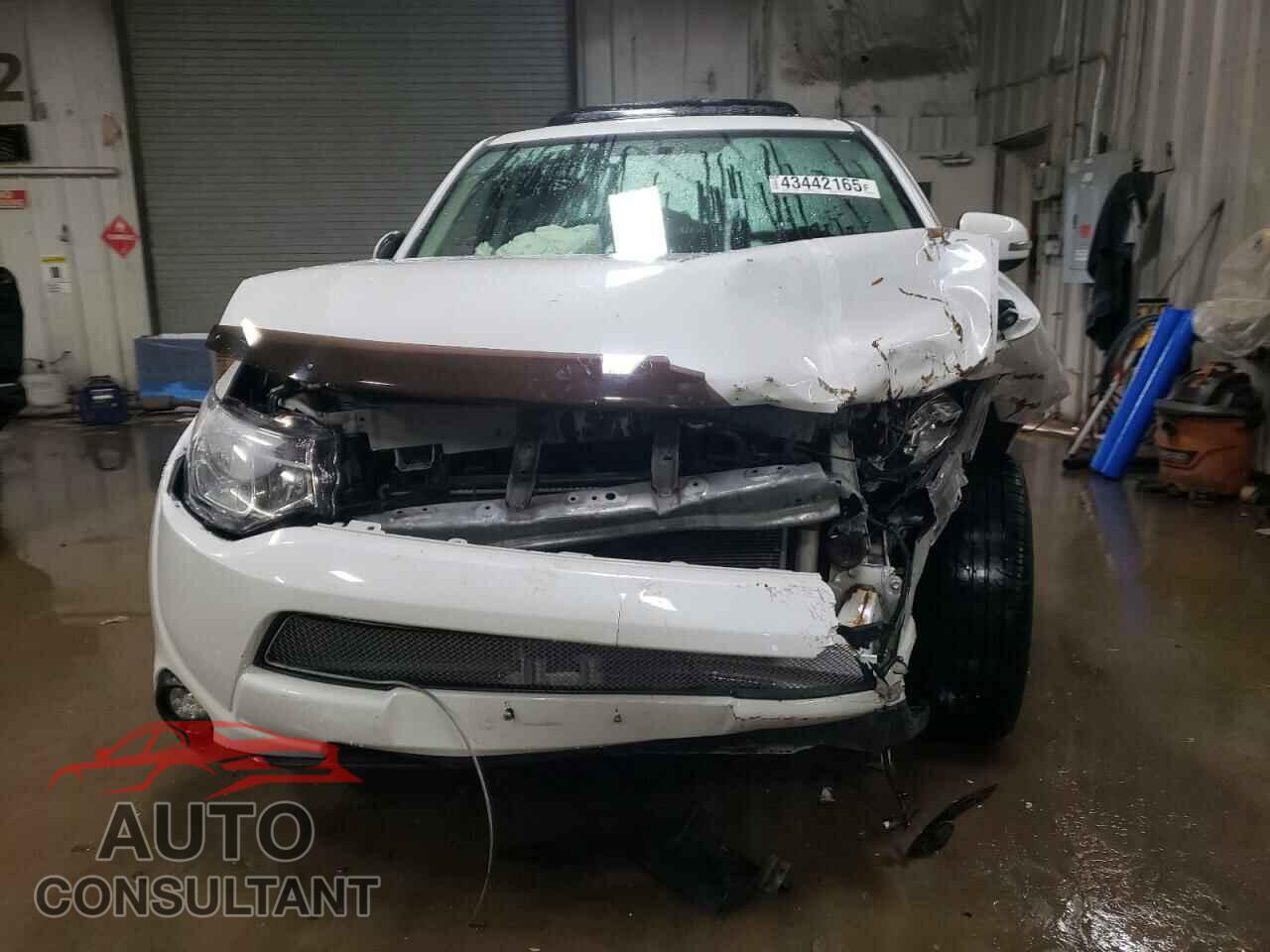 MITSUBISHI OUTLANDER 2014 - JA4AD3A30EZ018045