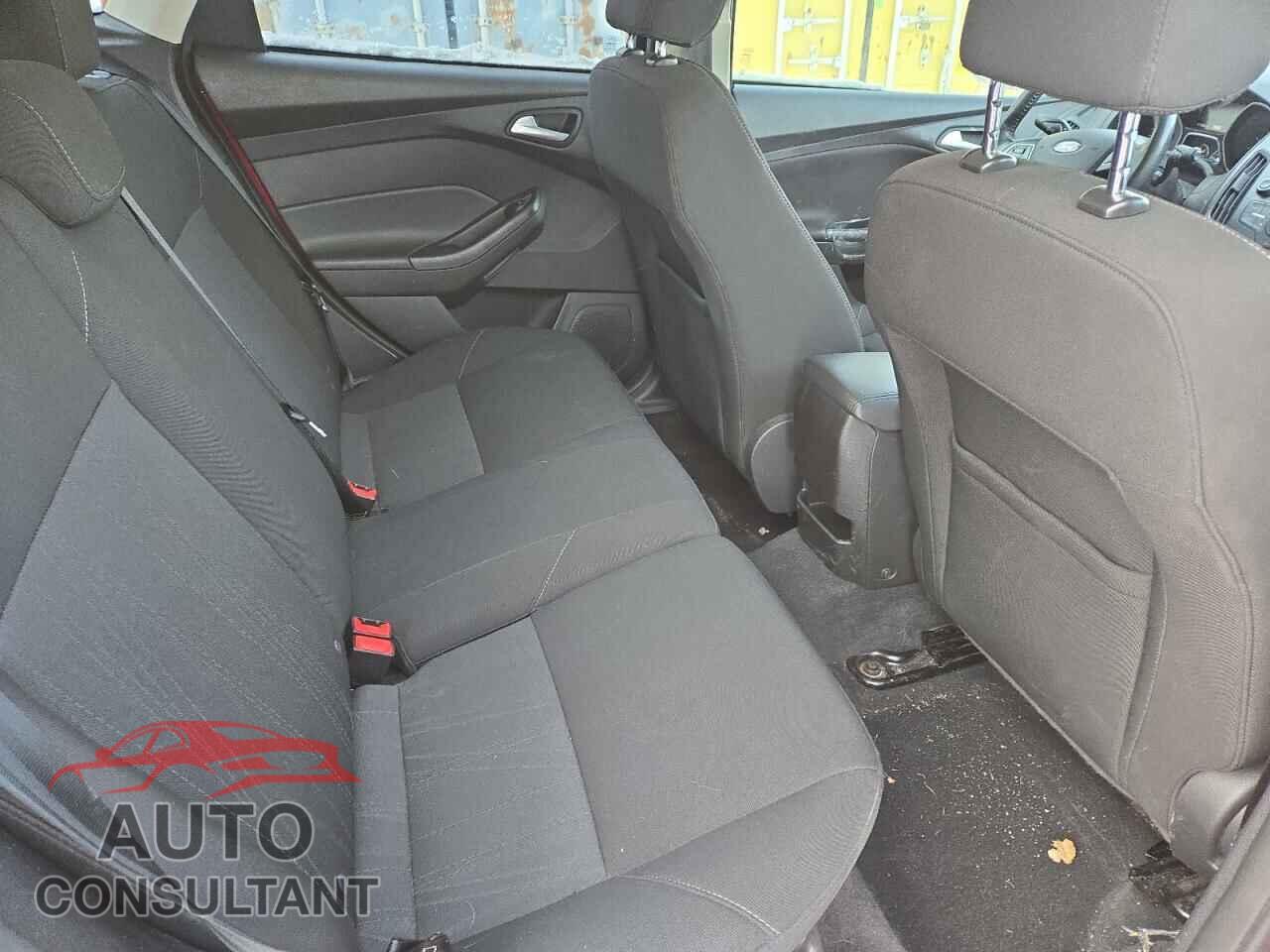 FORD FOCUS 2015 - 1FADP3K24FL376887