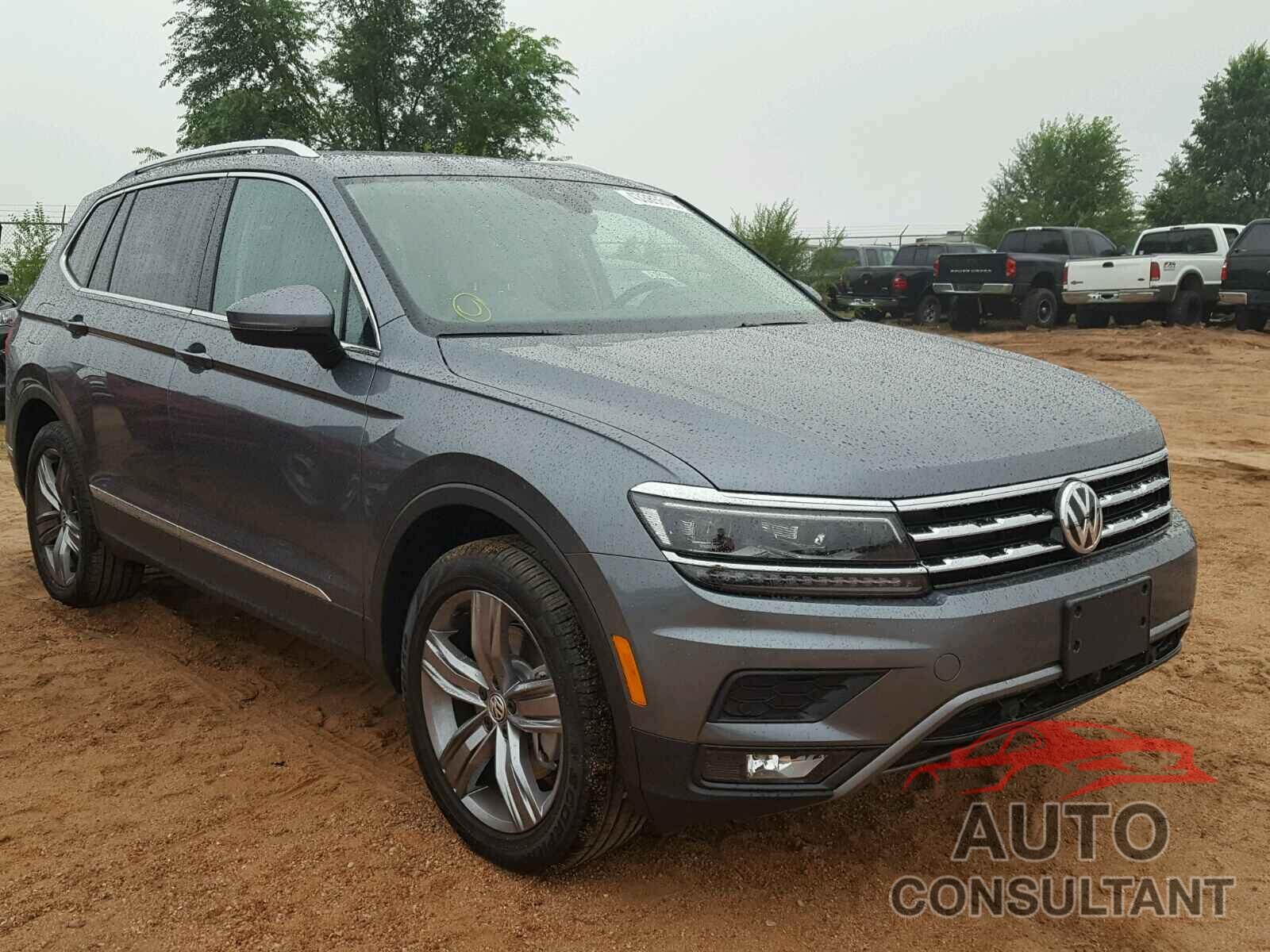 VOLKSWAGEN TIGUAN SEL PREMIUM 2018 - 3VV4B7AX4JM132548