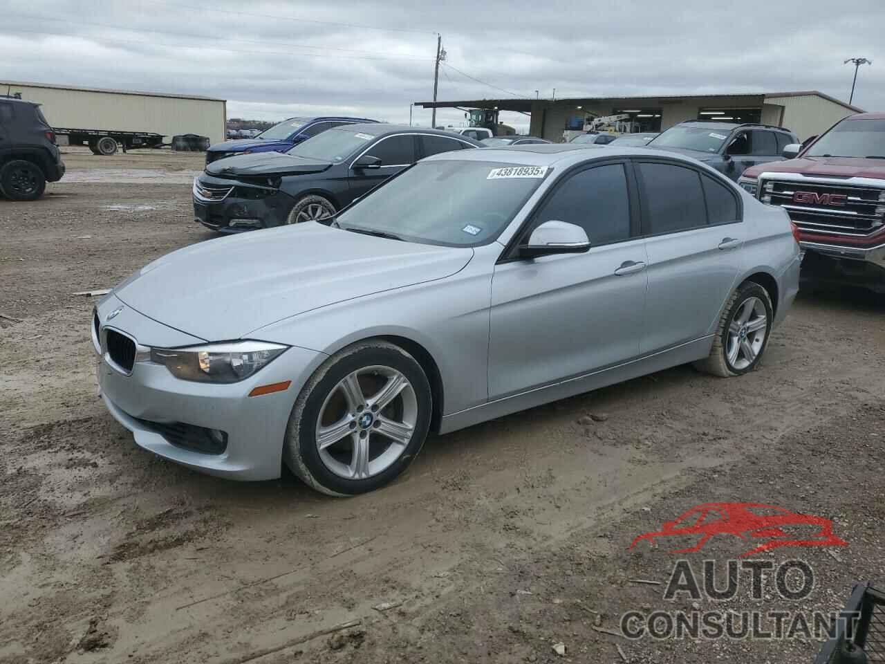 BMW 3 SERIES 2013 - WBA3C1G51DNR48604