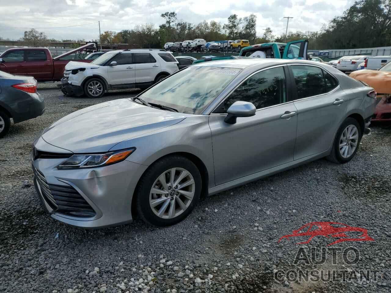 TOYOTA CAMRY 2022 - 4T1C11AK5NU656061
