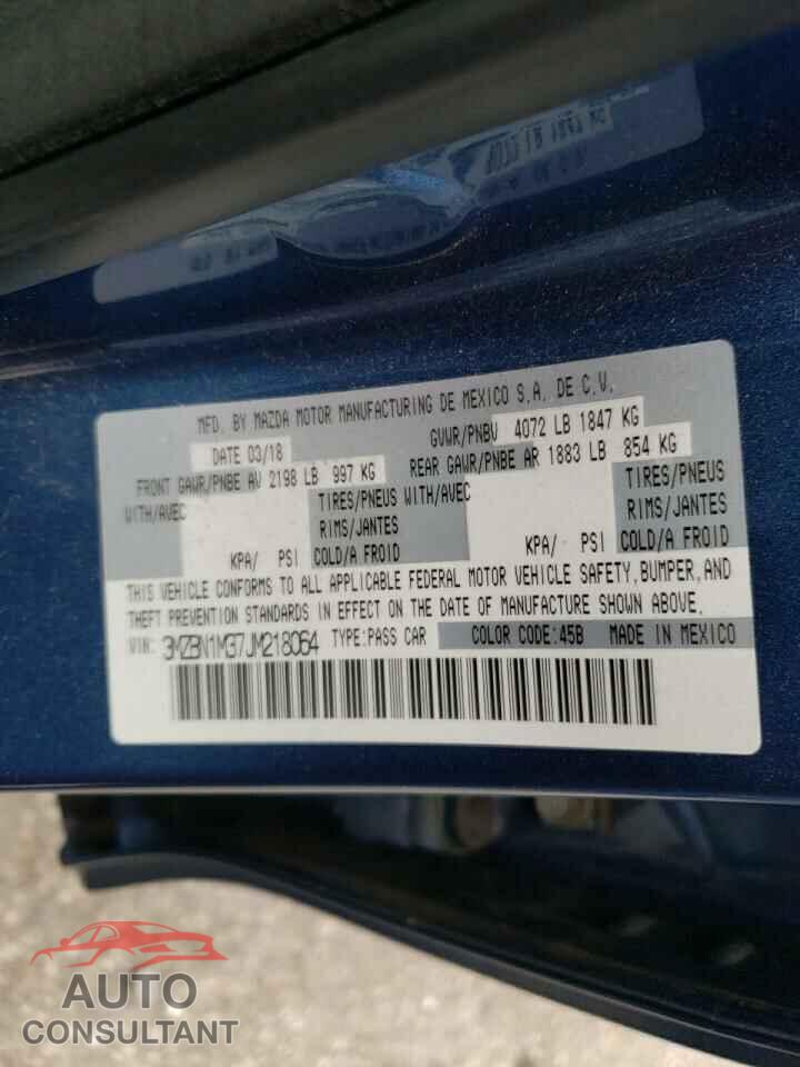 MAZDA 3 2018 - 3MZBN1M37JM218064