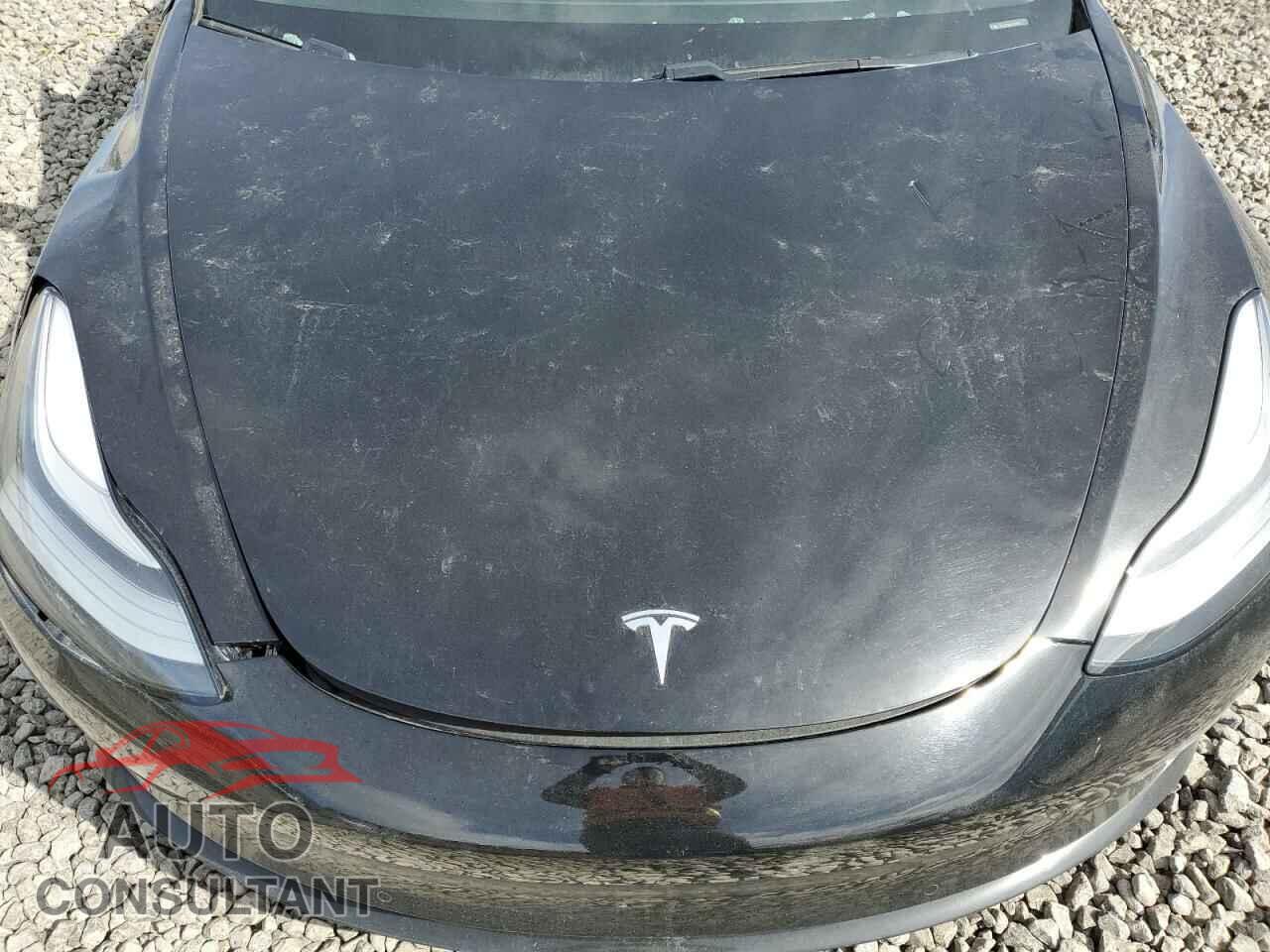 TESLA MODEL 3 2018 - 5YJ3E1EB9JF120915