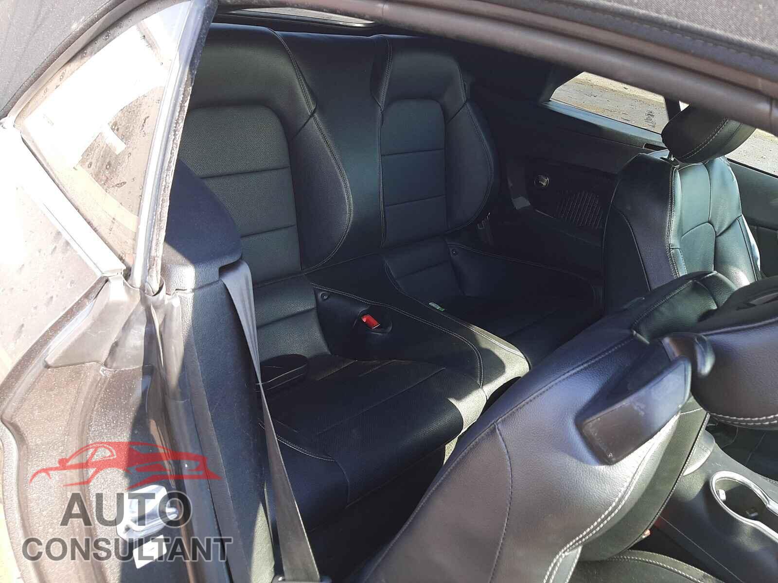 FORD MUSTANG 2018 - 1FATP8UH6J5155105