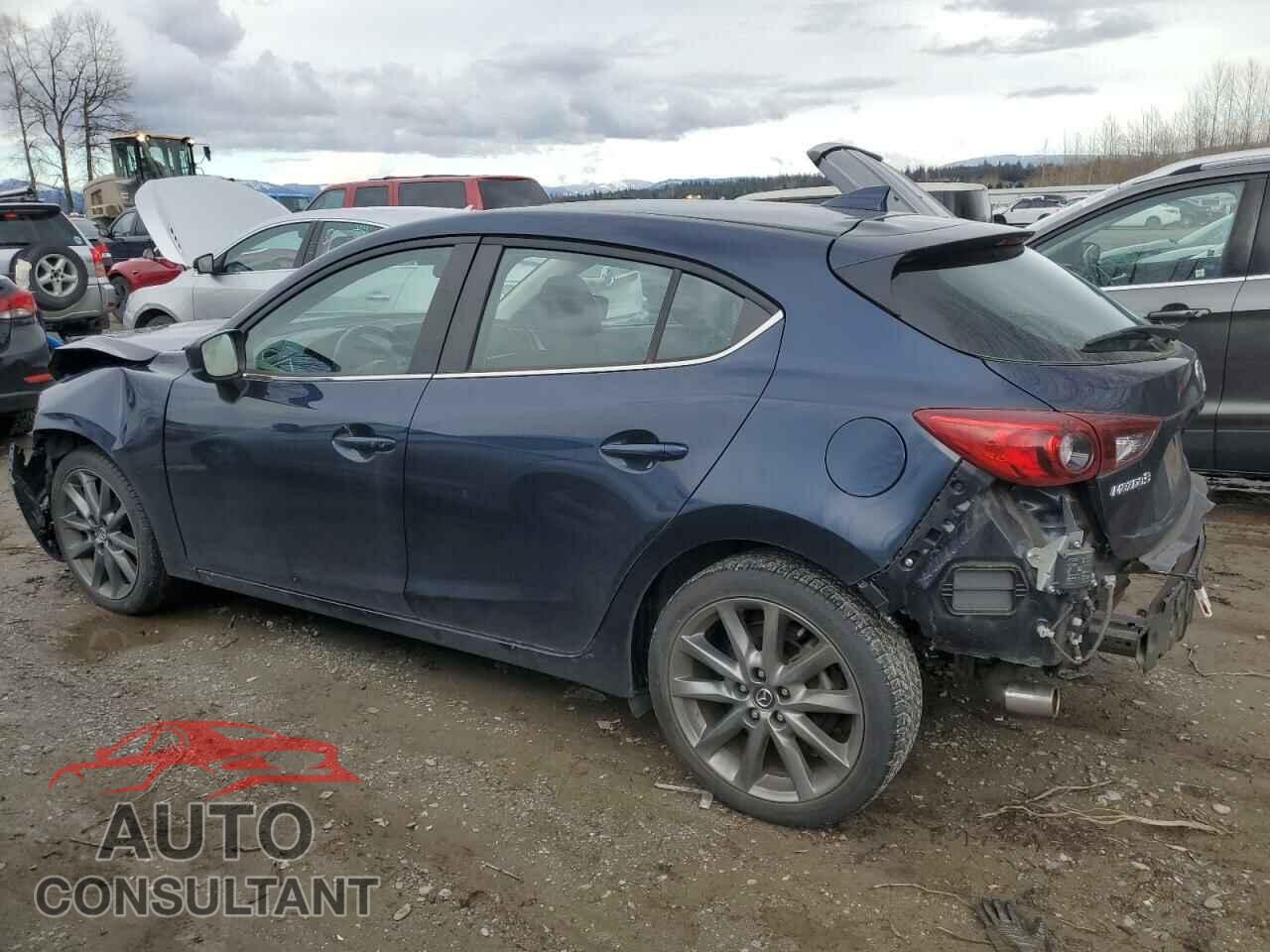 MAZDA 3 2018 - 3MZBN1L32JM208012
