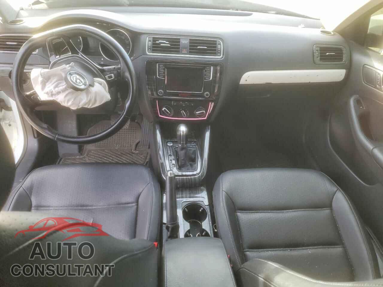 VOLKSWAGEN JETTA 2017 - 3VWDB7AJ7HM288214