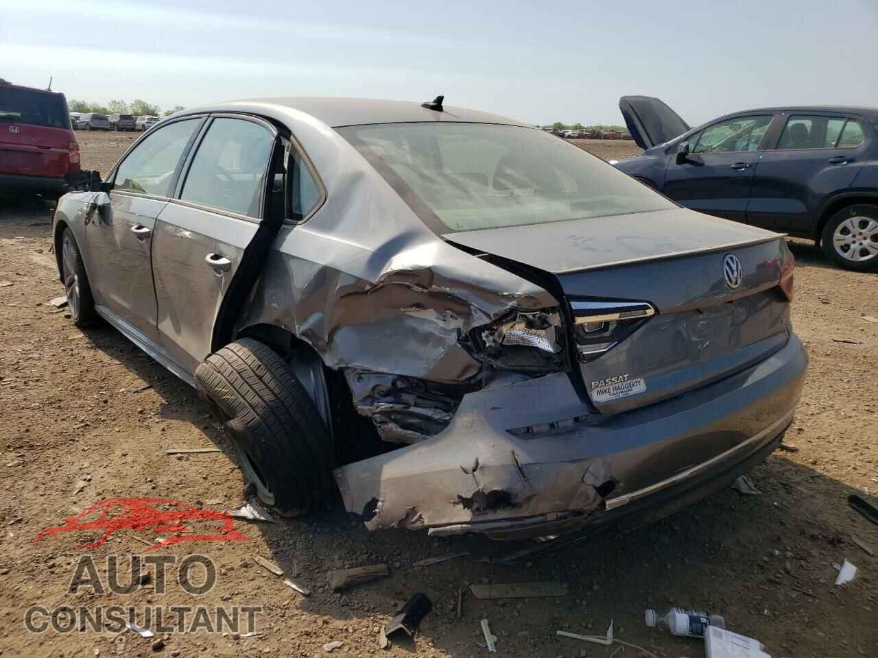VOLKSWAGEN PASSAT 2018 - 1VWAA7A30JC007742