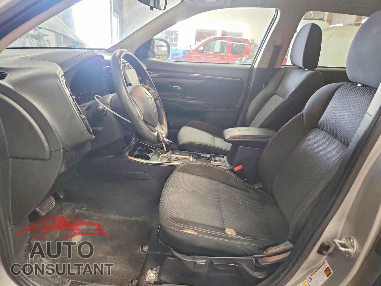 MITSUBISHI OUTLANDER 2020 - JA4AD2A32LZ048896