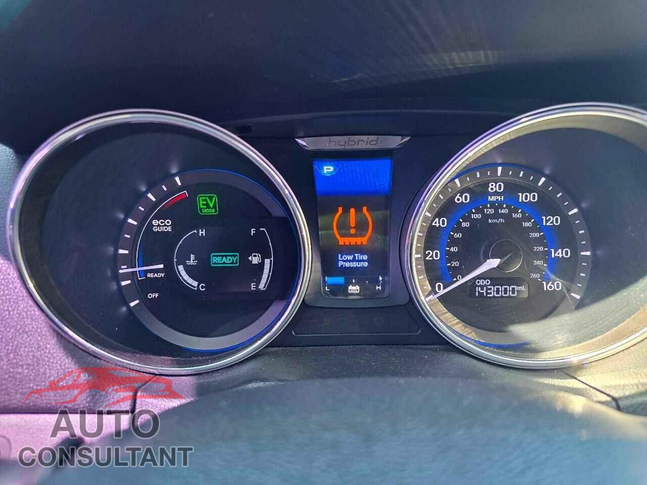 HYUNDAI SONATA 2012 - KMHEC4A43CA034353