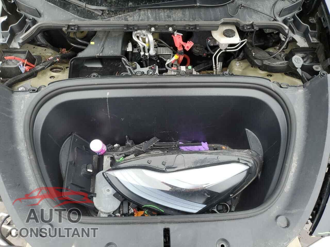 TESLA MODEL Y 2023 - LRWYGDFD7PC901971