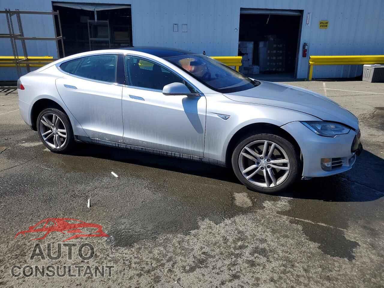 TESLA MODEL S 2013 - 5YJSA1CN0DFP13653