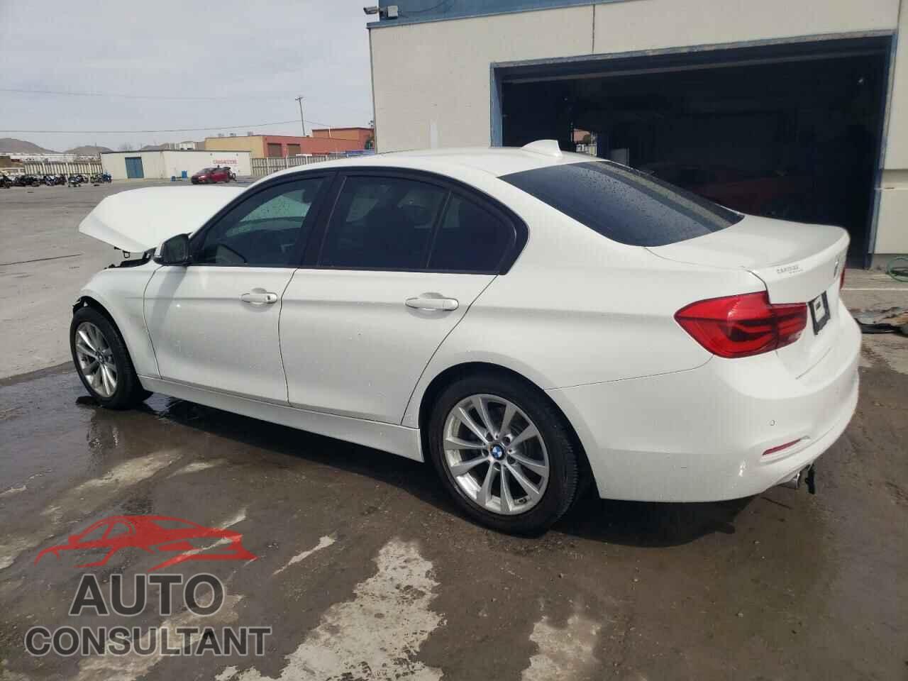 BMW 3 SERIES 2017 - WBA8E1G30HNU16006