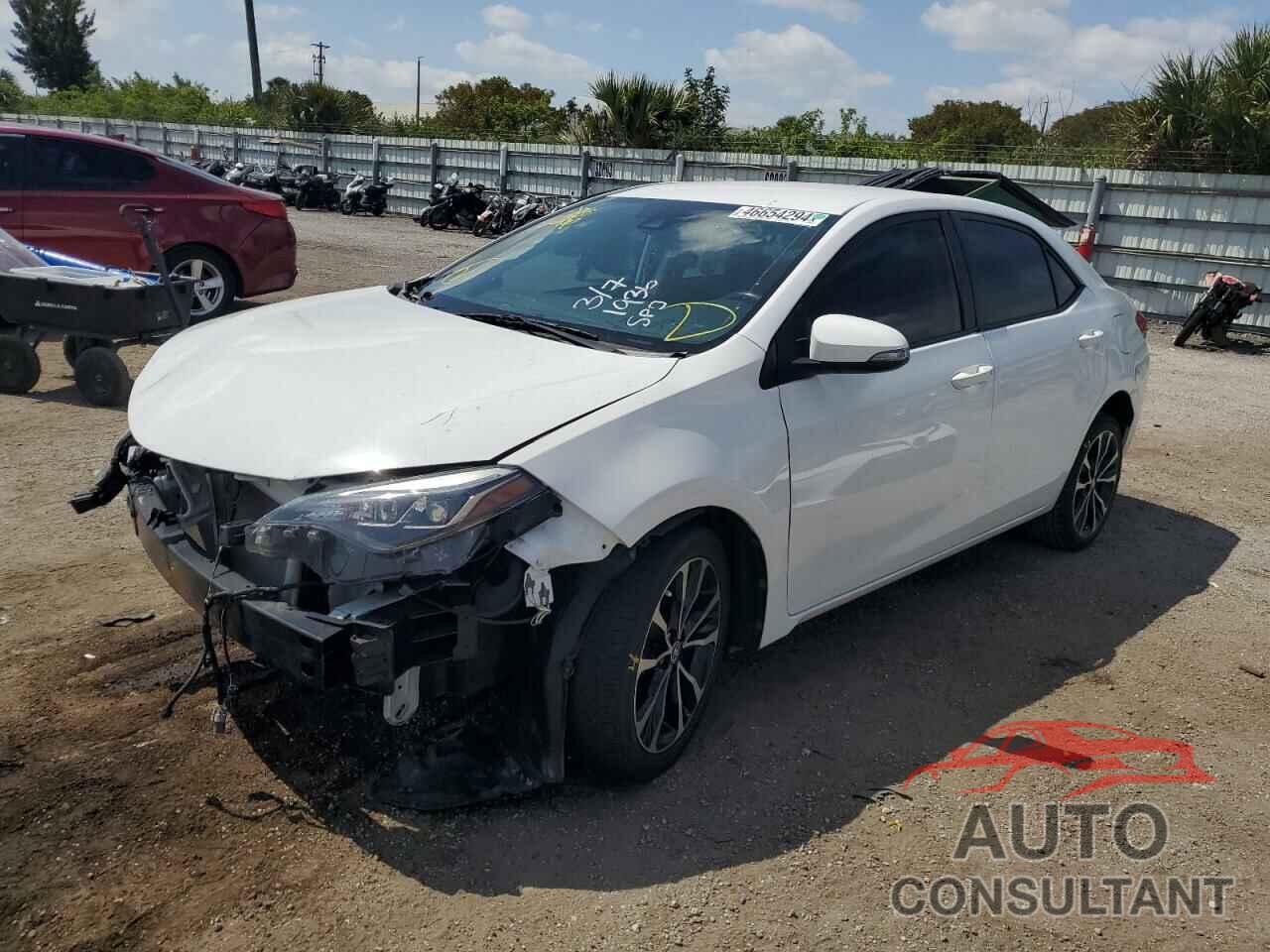 TOYOTA COROLLA 2018 - 5YFBURHE5JP801936