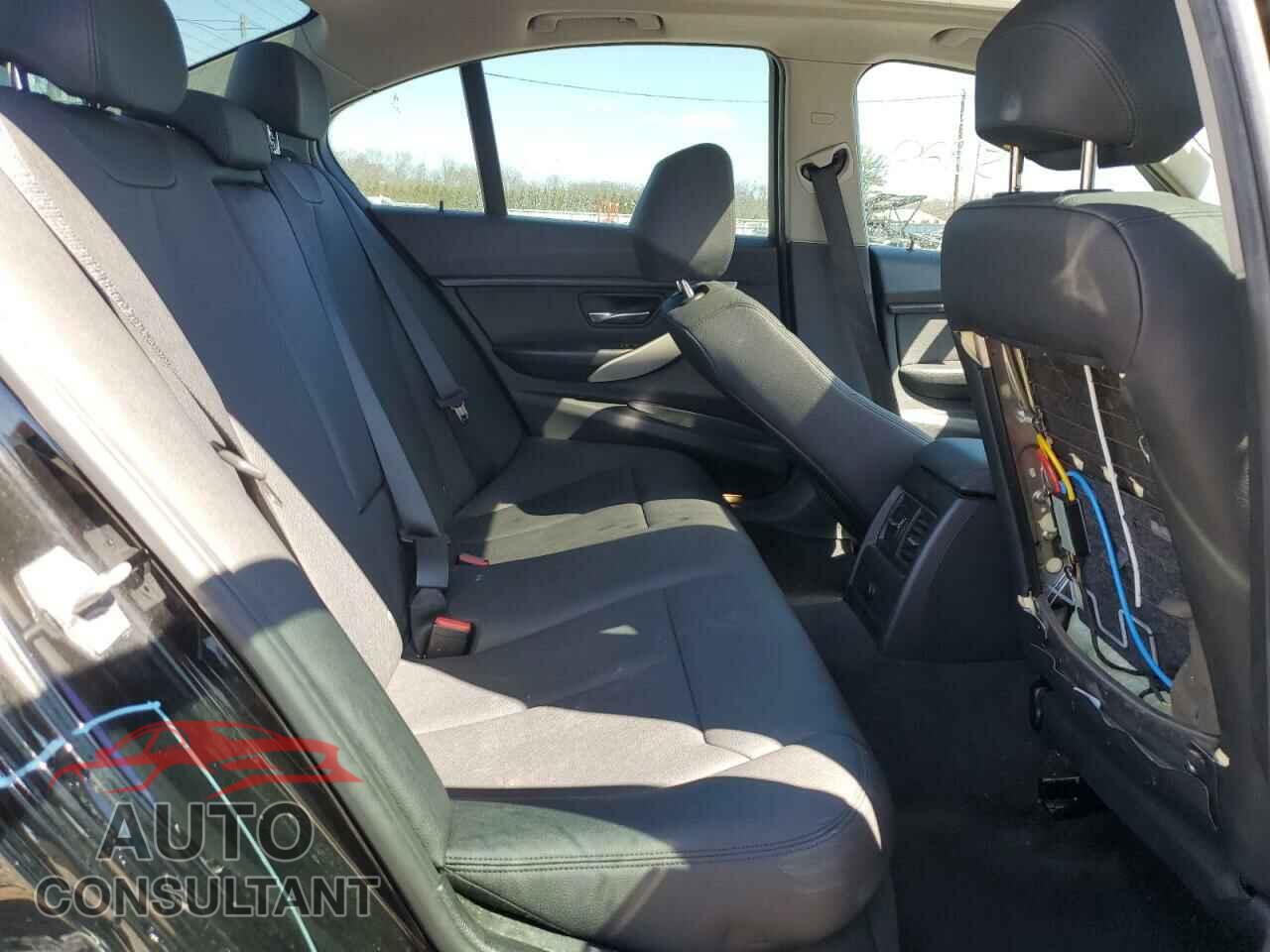 BMW 3 SERIES 2018 - WBA8E5G52JNU47501
