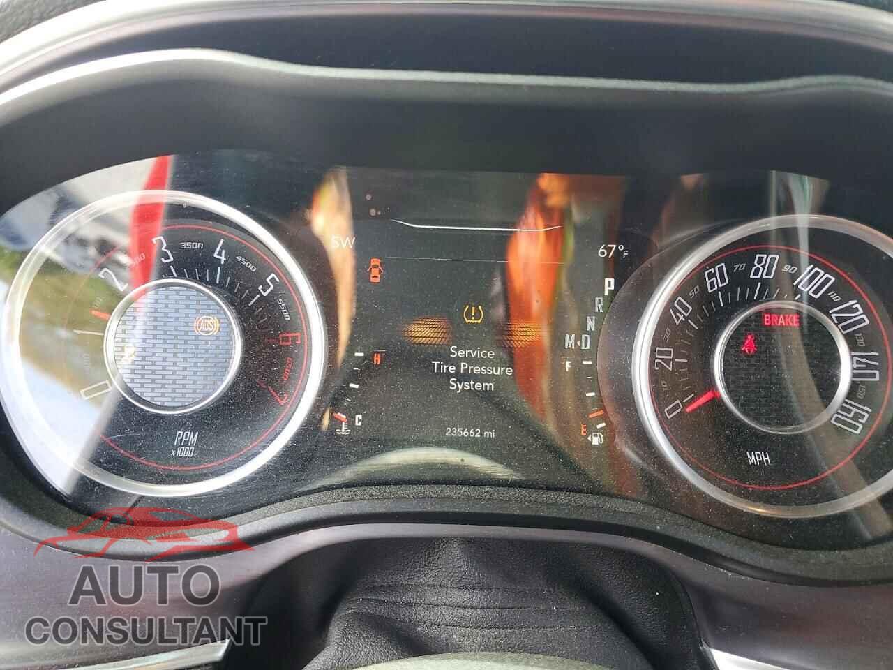 DODGE CHALLENGER 2015 - 2C3CDZAT3FH758499