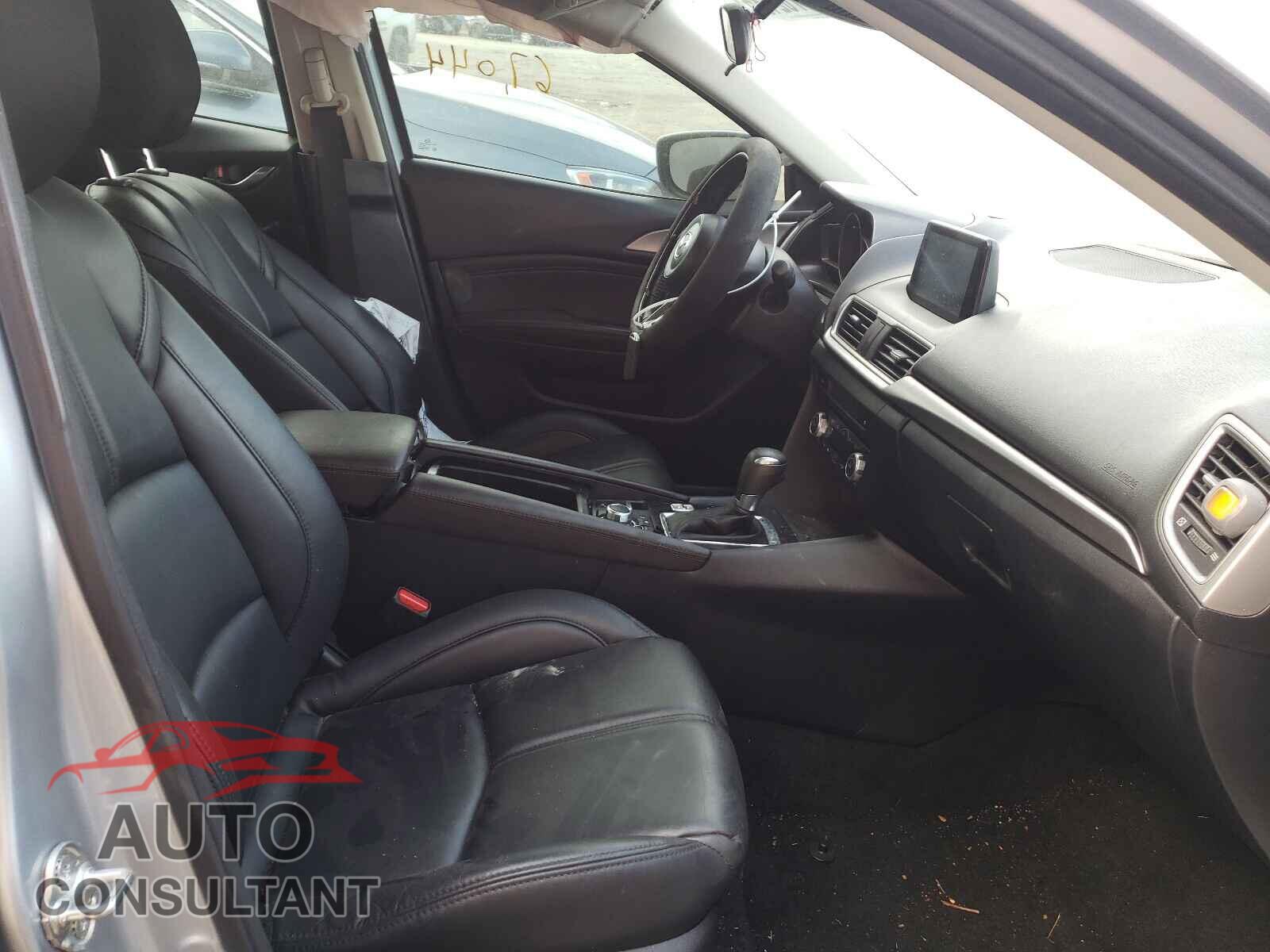 MAZDA 3 2018 - 3MZBN1V32JM206967