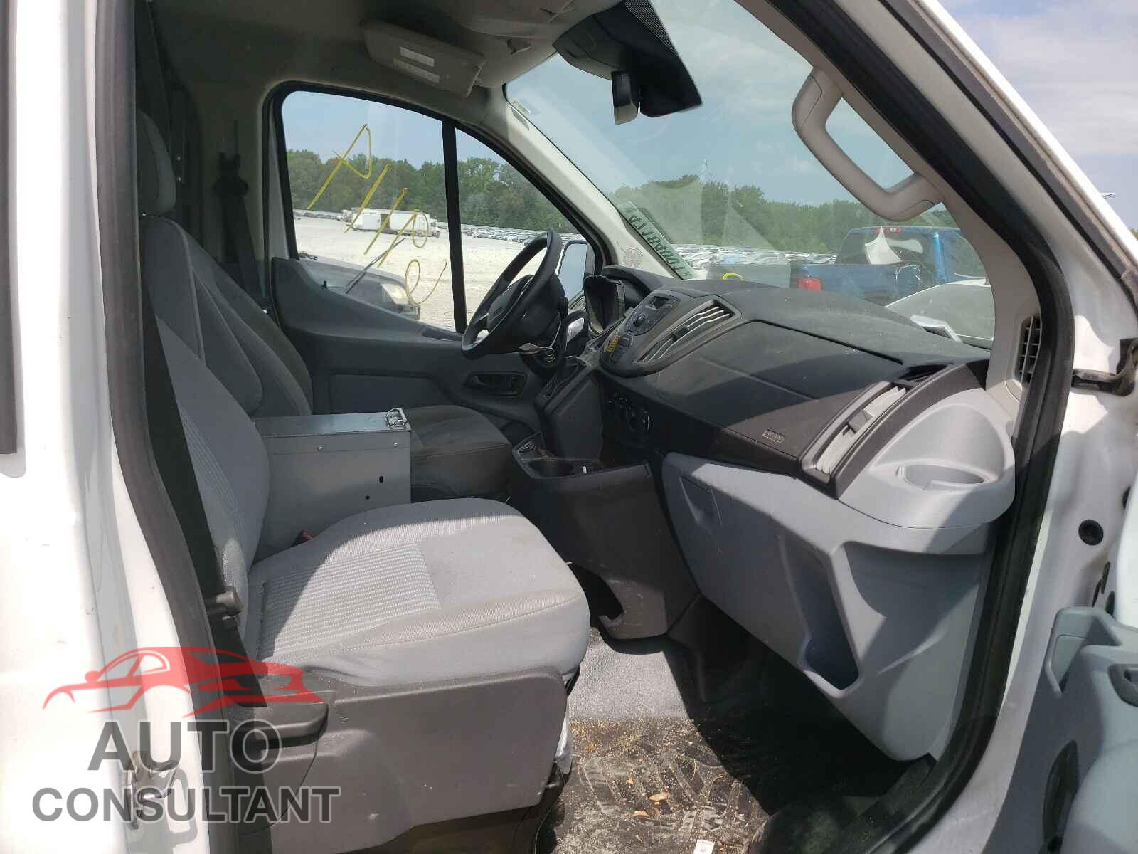 FORD TRANSIT CO 2017 - 1FTYR1YM8HKA51123